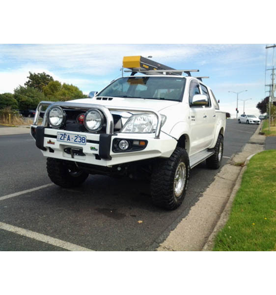 ironman bullbar hilux n70