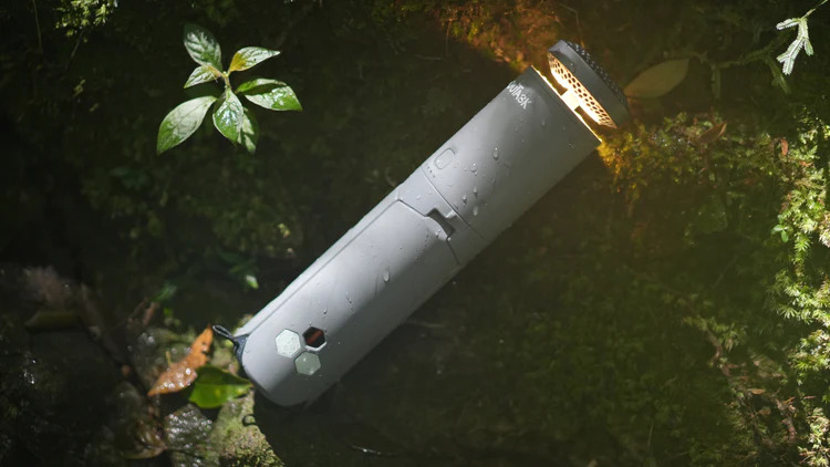 ouTask Telescopic Lantern for Your Outdoor Adventures
