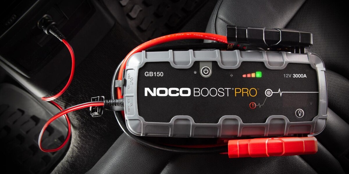 NOCO GeniusÂ®BOOST - ULTRASAFE LITH IUM ION JUMP STARTER - Amps: 3,000 For:  Gas and diesel engines up to 10+L
